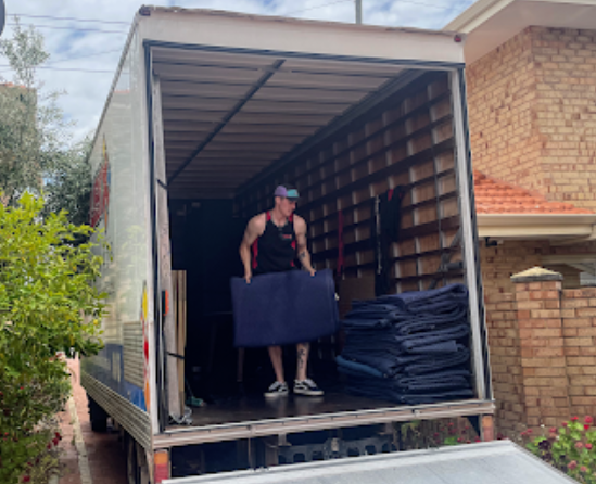 Removalist in South Lake